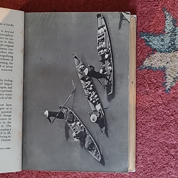 A DRAGON APPARENT TRAVELS IN INDO-CHINA BY NORMAN LEWIS - Picture 6 of 16